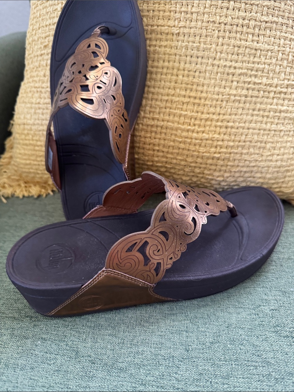 Fitflop Women's Black Sandals with Metallic Bronze Cutout Strap Size 8